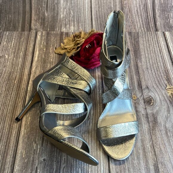 DKNY Iggi Crushed Metallic Pewter Dress Sandals - Picture 1 of 8